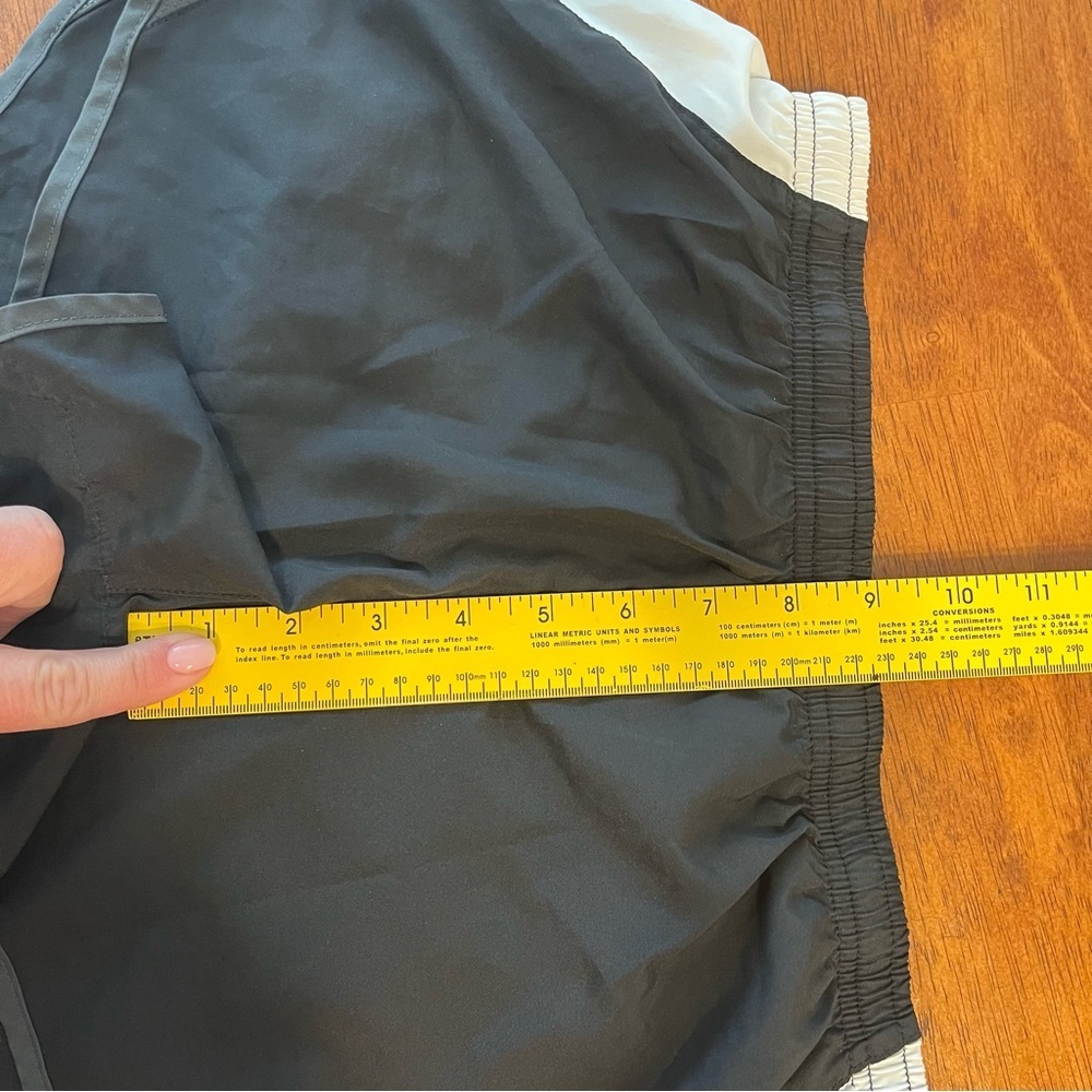 Nike Dri-FIT Black Performance Shorts women’s size small - Picture 4 of 6